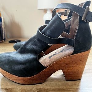 Free People Cedar Clog - Black